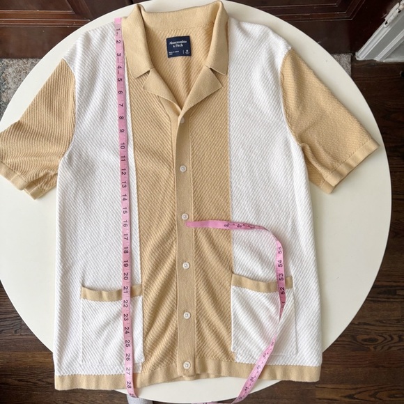 Abercrombie & Fitch Mens Short Sleeve Textured Knit Button Down Shirt Medium - Picture 3 of 7